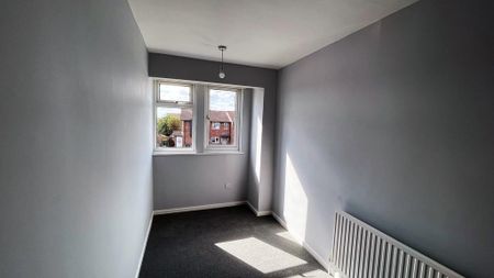 2 bedroom semi-detached house to rent - Photo 4