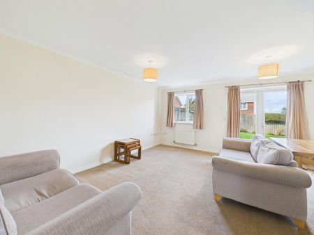 3 bedroom semi-detached house to rent - Photo 3