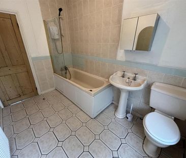 2 bedroom detached house to rent - Photo 6