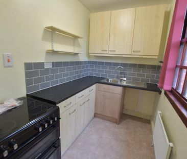 2 bedroom flat to rent - Photo 6