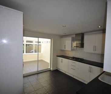 2 bedroom semi-detached house to rent - Photo 4