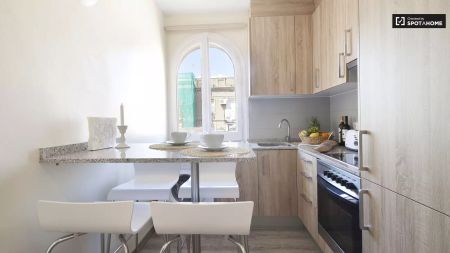 2-bedroom apartment for rent in La Barceloneta - Photo 3