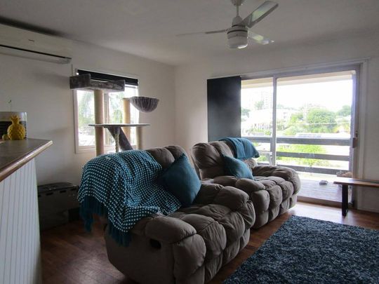 Elavated Home in West Gladstone - Photo 1