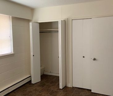 1 BDRM/1 BATH - 1909 7TH ST E - Available FEB 1 - Photo 4