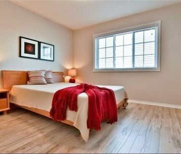 For Lease - 5725 Sidmouth Street, Mississauga, Ontario - Photo 2