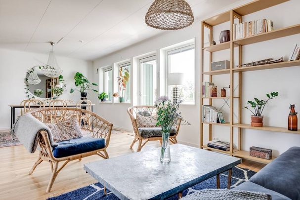 Västerhöjdsvägen, Kärna - Photo 1