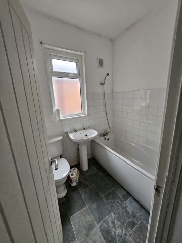 3 Bed Terraced House, Bosworth Street, M11 - Photo 5