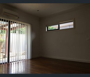 Modern & Convenient Living in a Great Reservoir Location - Photo 5