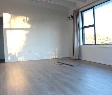 Forrest Hill family home - Photo 1