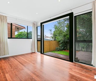 Modern Federation Cottage in Heart of Dulwich Hill - Photo 2