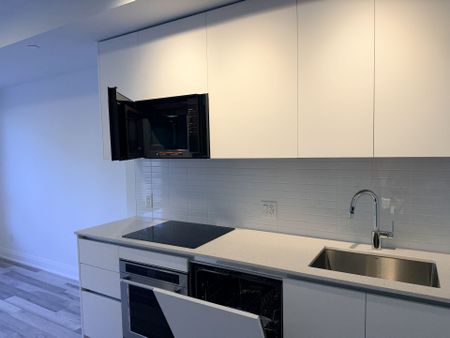 For Lease - 3250 Carding Mill Trail Unit# 220, Oakville, Ontario - Photo 5