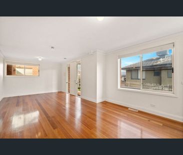 2/8 Roger Street, Doncaster East, Vic 3109 - Photo 4