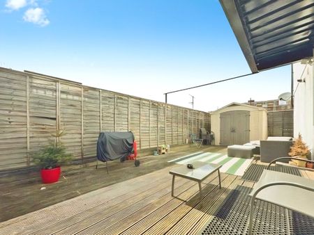 Rushey Green, London, SE6 4HQ - Photo 5