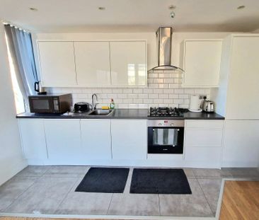London Road, Bracknell, Berkshire, RG12 - Photo 4