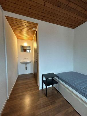 Möbliertes Zimmer mit Etagenbad - Photo 1