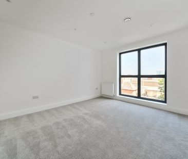 3 bedroom flat to rent - Photo 6