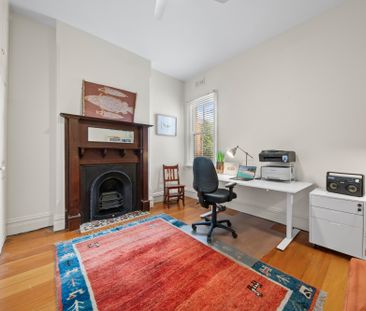 Beautifully Maintained 3-Bedroom Terrace with Garage & Sustainable ... - Photo 2