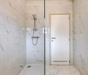 Zonnig appartement met ruime slaapkamers en groot terras vlakbij Le... - Photo 4