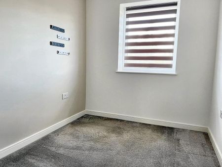 4 bedroom detached house to rent - Photo 5