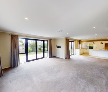 Roslyn - 3 Bedrooms - Photo 1