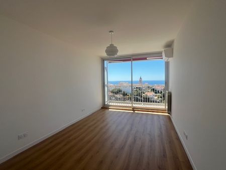 LOCATION APPARTEMENT MEUBLÉ TYPE 4 88M2 BALCON FILANT SPLENDIDE VUE MER ET VALLON DES AUFFES 35 BD CIEUSSA 130 - Photo 2