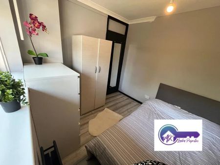 3 Bedroom Flat To Rent - Photo 4