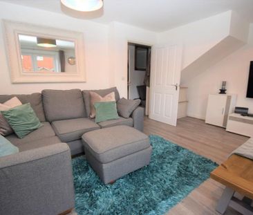 3 bedroom semi-detached house to rent - Photo 2