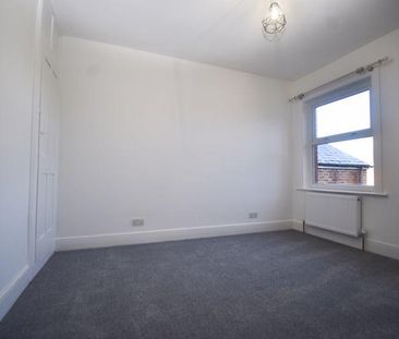 4 bedroom terraced house to rent - Photo 3