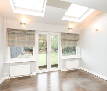 3 bedroom semi-detached house to rent - Photo 2