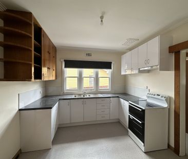 Recently renovated, you'll love Living Here! - Photo 3