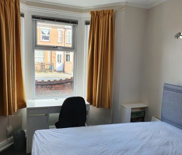 4 bedroom house - Photo 2