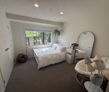 WhatÃ¢€™s Not to Love! Private, Beautiful Gardens & Room for the Wh... - Photo 3