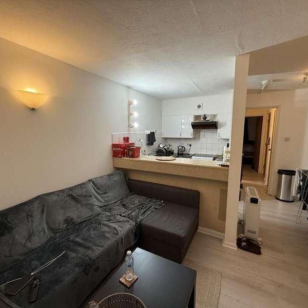 Ground Floor Flat Pavilion Way, Edgware, HA8 - Photo 1