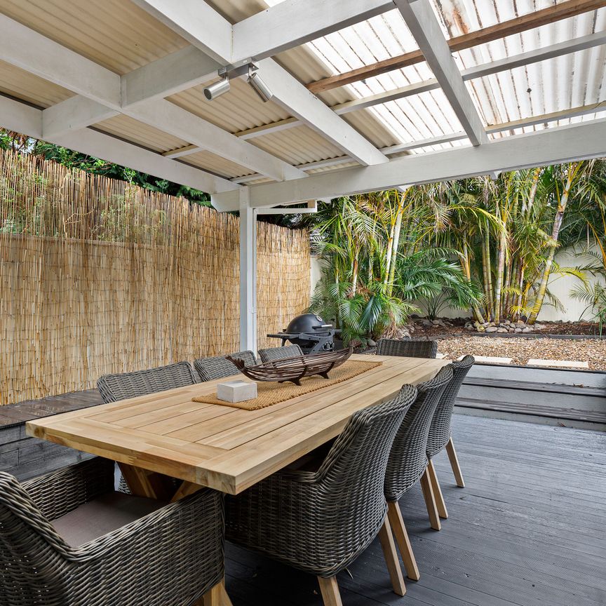 Stunning 3 Bedroom Cottage Home in The Village - Photo 1