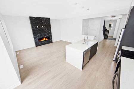 For Lease - 3035 Bramall Gardens, Oakville, Ontario - Photo 2