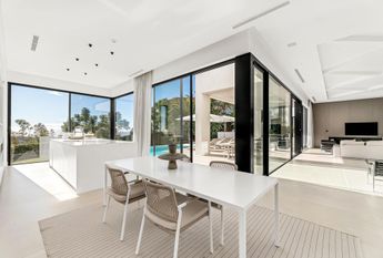 5 bedroom luxury Villa for rent in Rio Real, Spain