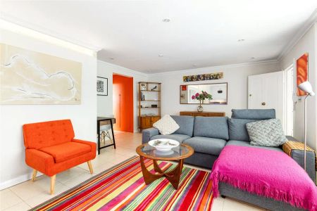 1 bedroom flat in Notting Hill - Photo 3