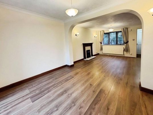 4 bedroom detached house to rent - Photo 1