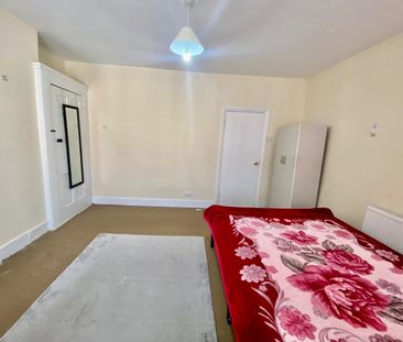 Room in a Shared House, Buckingham Road, IG1 - Photo 4