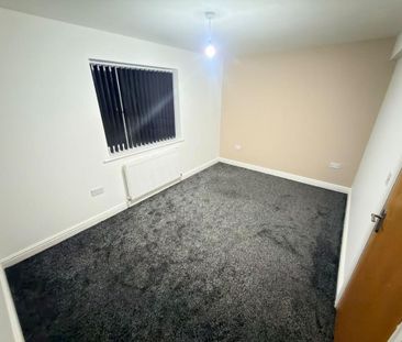 4 bedroom terraced house to rent - Photo 2