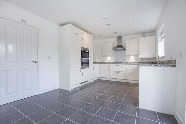 3 bedroom detached house to rent - Photo 1