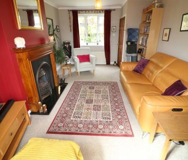 4 bedroom semi-detached house to rent - Photo 2