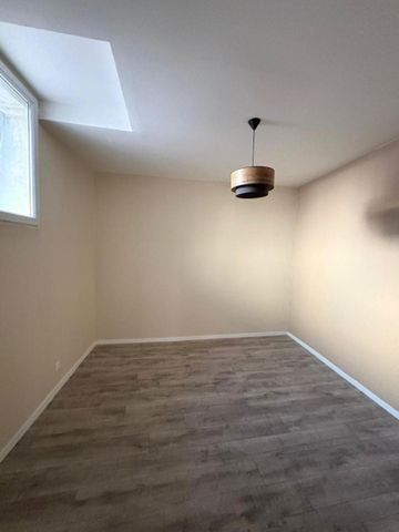 Location Appartement 3 pièces 67m² BEZIERS 34500 - Photo 4