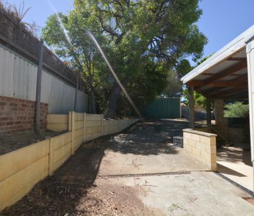 Three Bedroom Home with Outdoor Entertaining - Photo 4