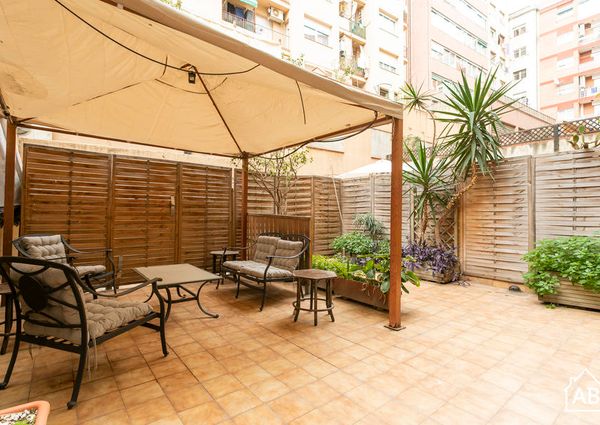 3-Bedroom Apartment with Private Terrace in Eixample