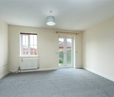 2 bedroom end of terrace house to rent - Photo 2