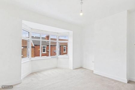 2 bedroom semi-detached house to rent - Photo 3