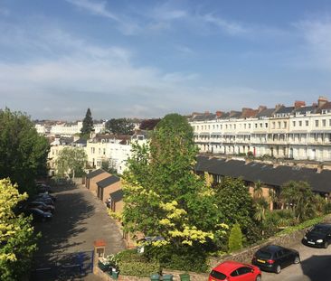 2 Bed Flat, Royal York Villas, BS8 - Photo 2