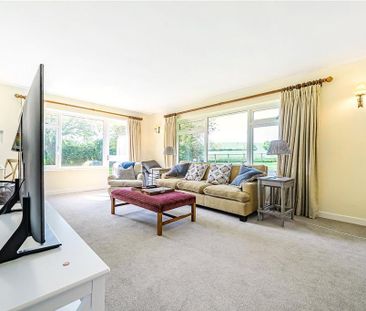 4 bedroom bungalow to rent - Photo 1