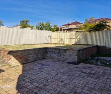 2 Bedroom Property - Close to All Amenities- Water, Electricity & L... - Photo 1